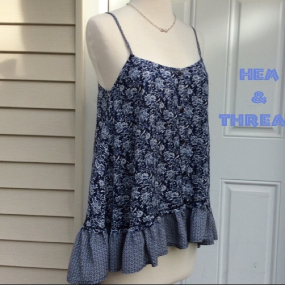 New "HEM & THREAD" Navy Print Ruffle bottom TOP